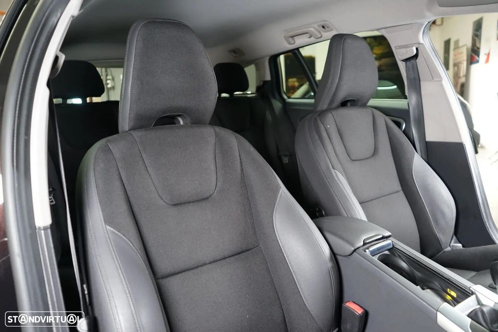 Volvo V60 1.6 D2 Momentum Eco - 37