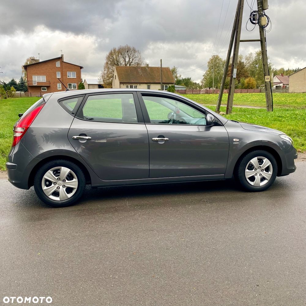 Hyundai i30 i30cw 1.6 CRDi FIFA WM Edition - 7