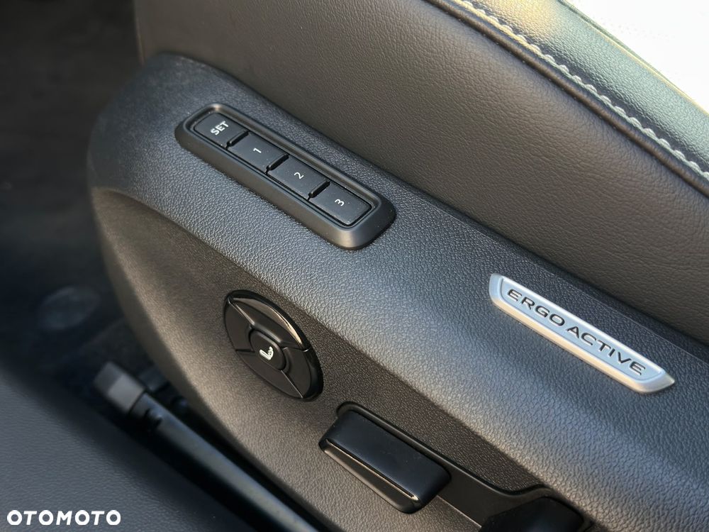 Volkswagen Passat 2.0 TDI SCR DSG Elegance - 14