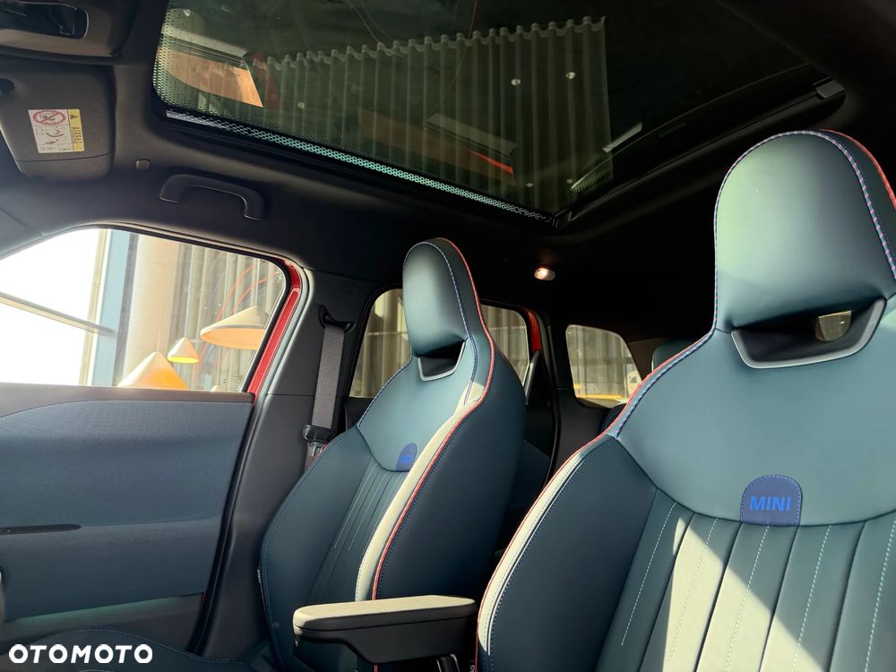 MINI Aceman E 42.5kWh Linia Favoured - 12