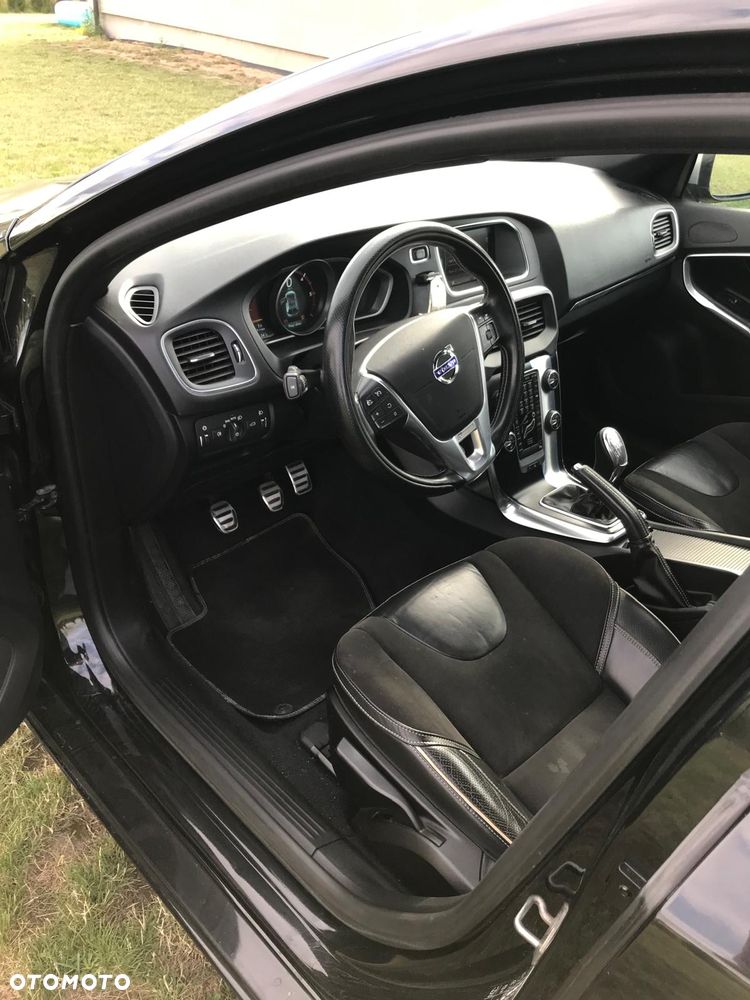 Volvo V40 D2 R-Design - 12