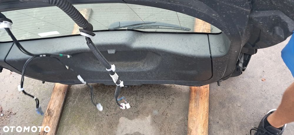 Klapa tylna Toyota Corolla E21 2022r HB kompletna z lampami i kamerą - 2