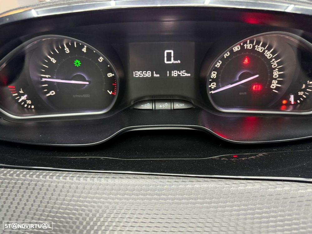 Peugeot 208 1.2 PureTech Style - 12