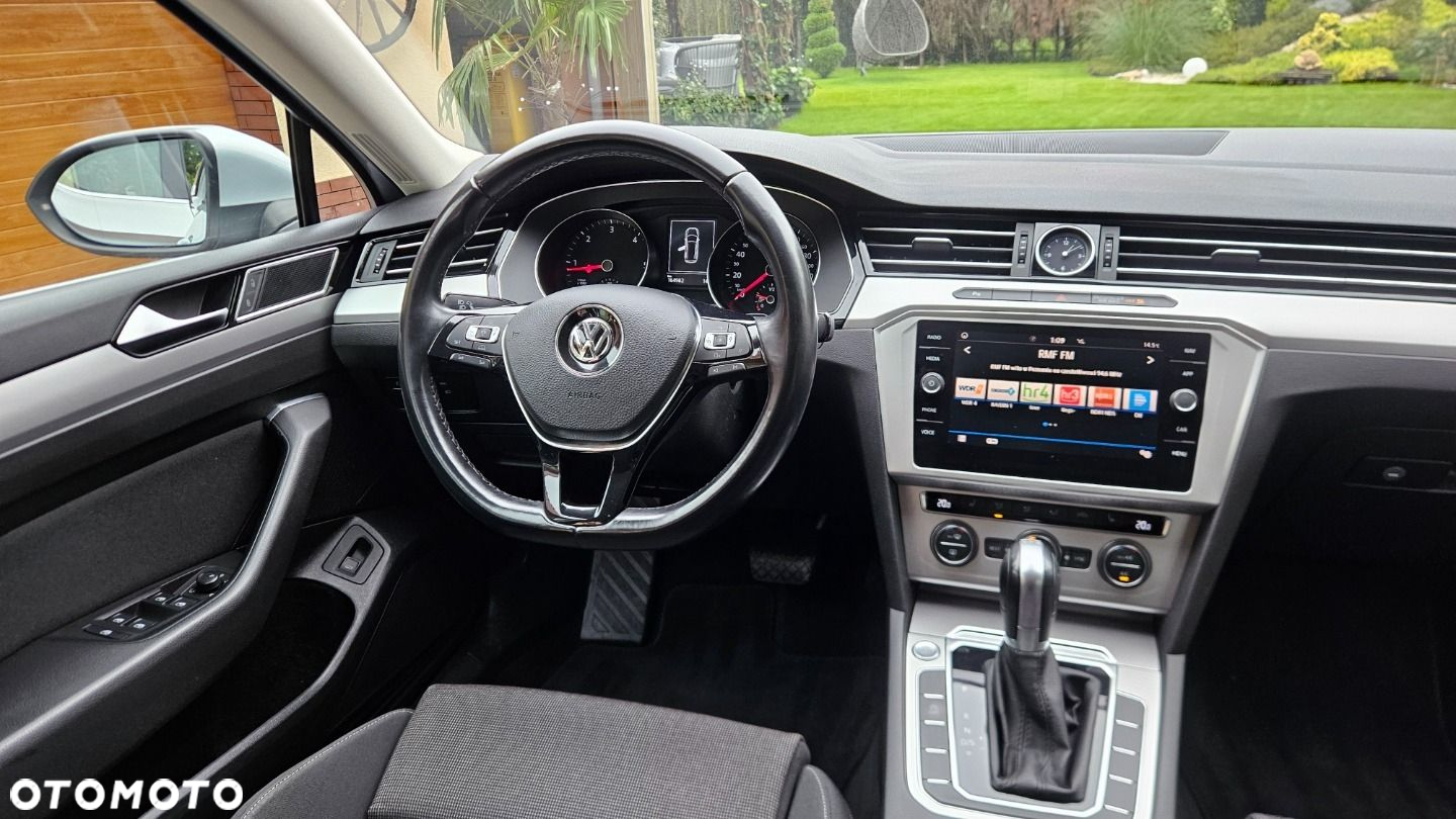 Volkswagen Passat Variant 2.0 TDI SCR DSG Elegance - 17