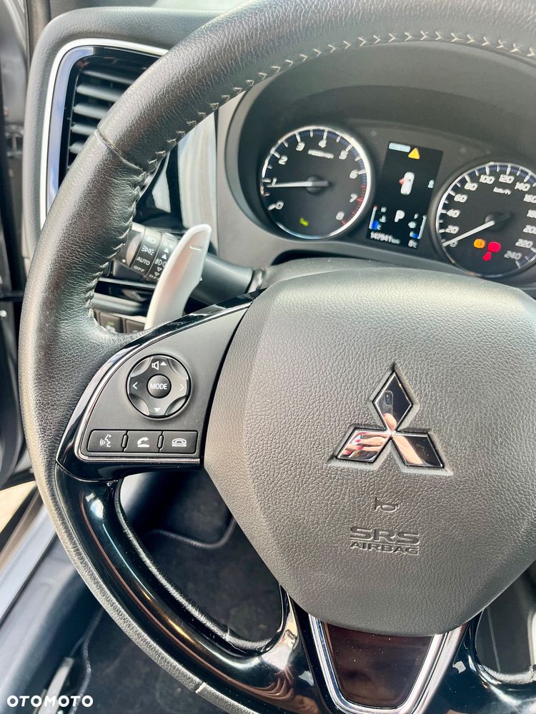 Mitsubishi Outlander - 28