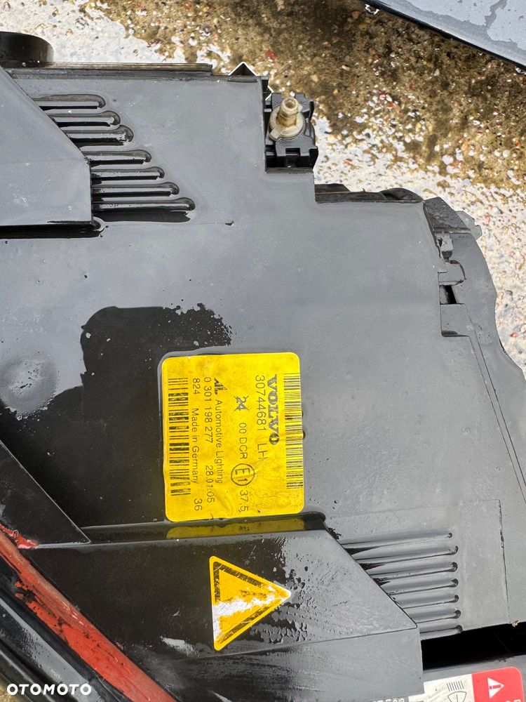 Volvo v50 Czarne 452-46 części blacharskie zderzak przód spryski xenon pas przedni chłodnice do diesla diesel belka przednia tylnia tył lampy xenon błotnik prawy lewy przedni zderzak tył tylni kombi drzwi prawe lewe przednie tylne kombi do lampy tylnie tył prawa lewa klapa tył klapa bagażnika belka tylnia - 19