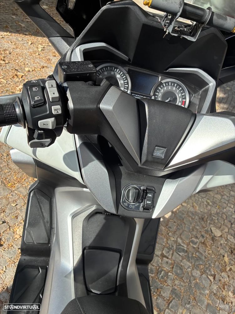 Honda Forza 300 IA - 15