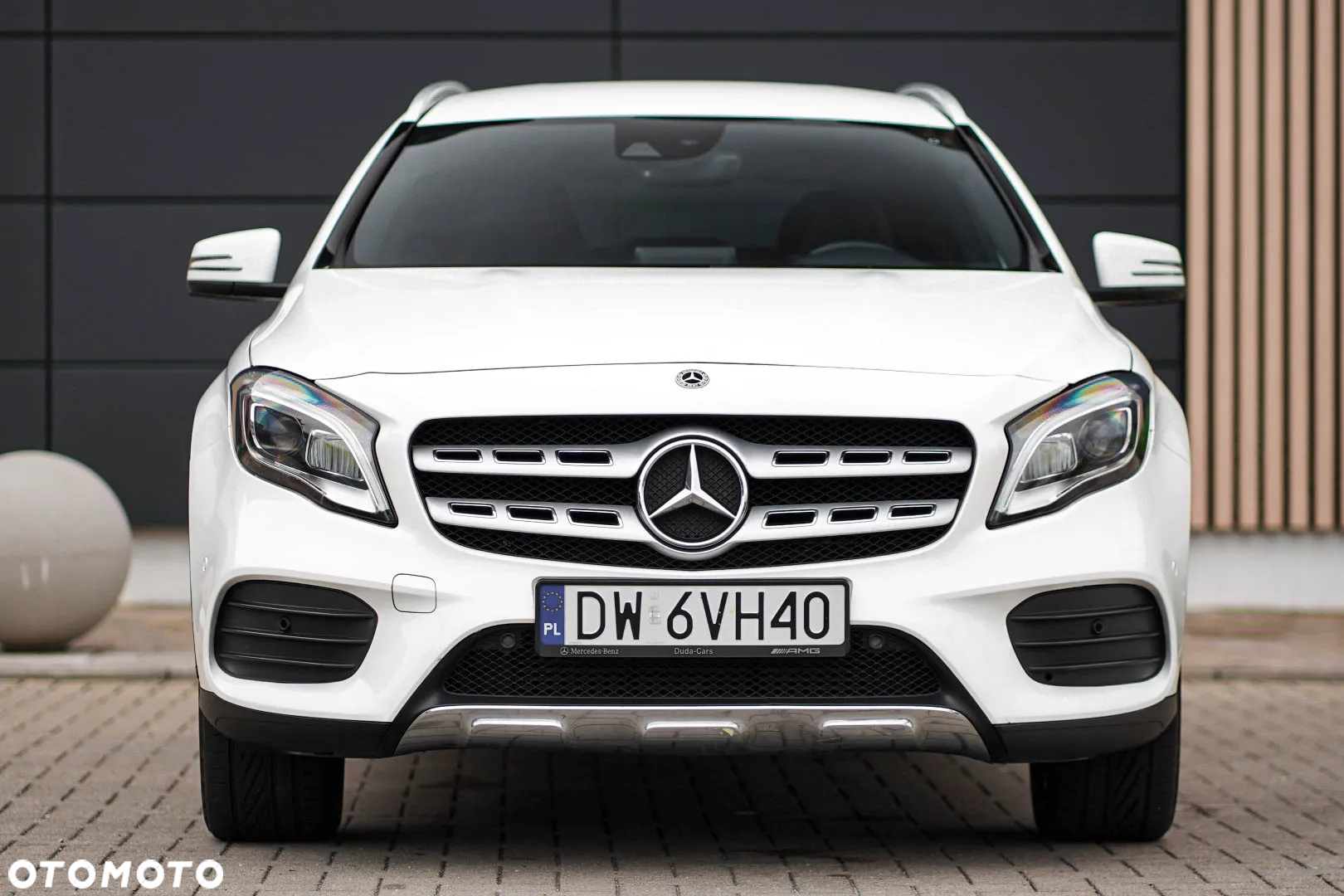Mercedes-Benz GLA 200 7G-DCT AMG Line - 2