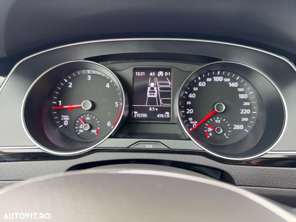 Volkswagen Passat 2.0 TDI DSG (BlueMotion Technology) Comfortline - 36