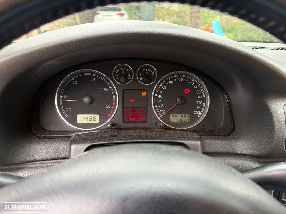 VW Passat Variant 1.9 TDi Confortl Tip - 8