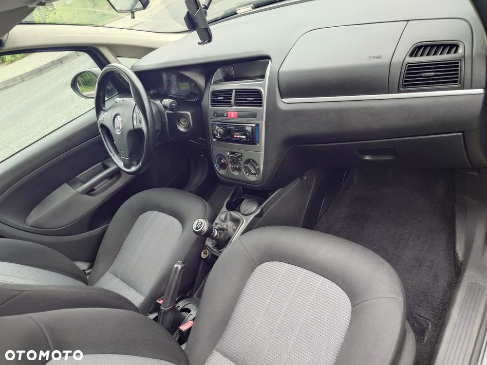 Fiat Linea 1.4 Dynamic Euro5 - 17