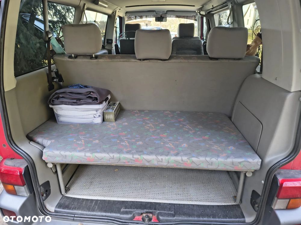 Volkswagen Multivan - 12
