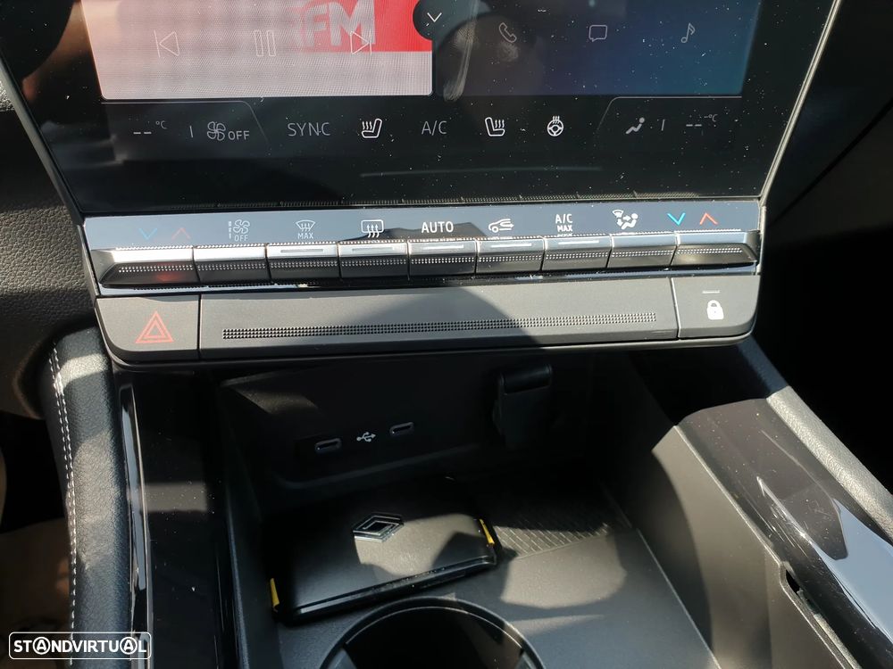 Renault Austral 1.3 Mild Hybrid Iconic Auto - 23