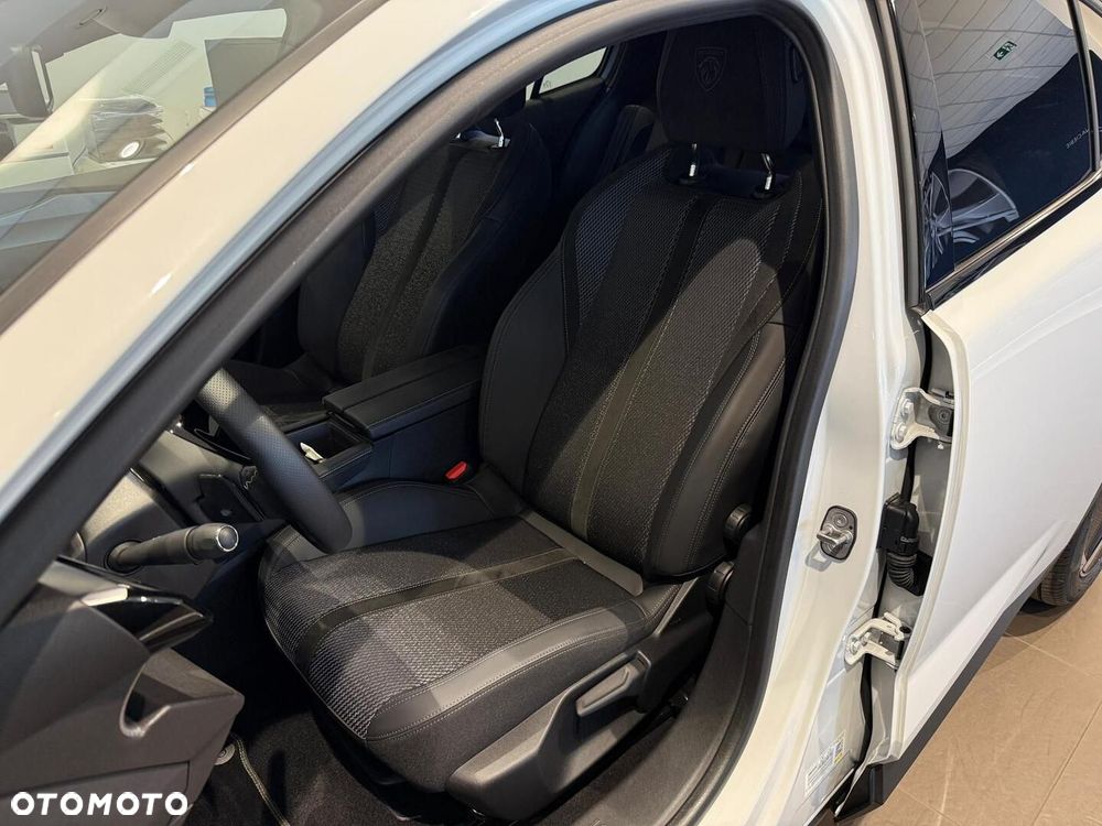 Peugeot 408 - 15