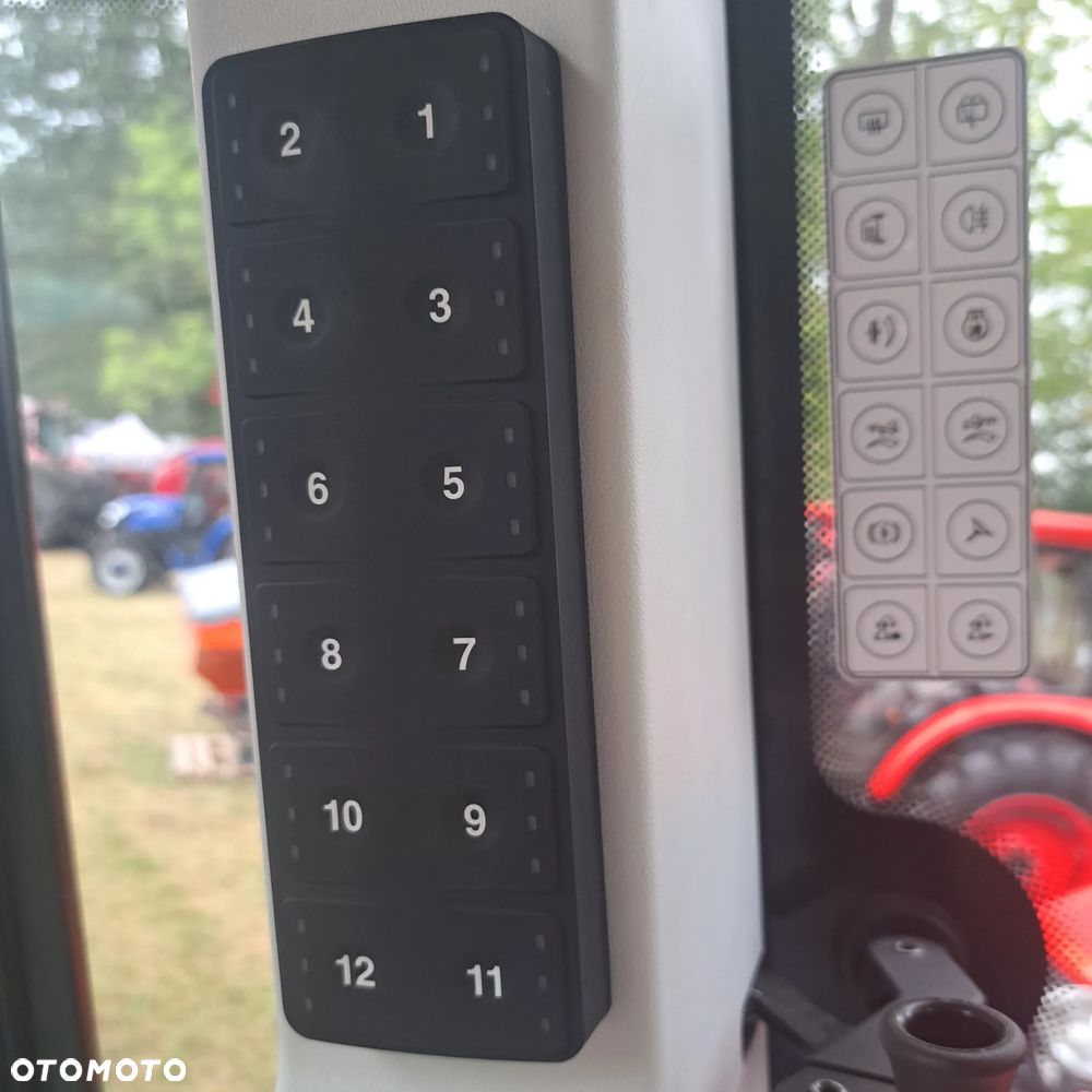 Zetor Seria 6 170 silnik Deutz AG Skrzynia ZF 54+27 biegów . 6 biegów pod obciążeniem - 14