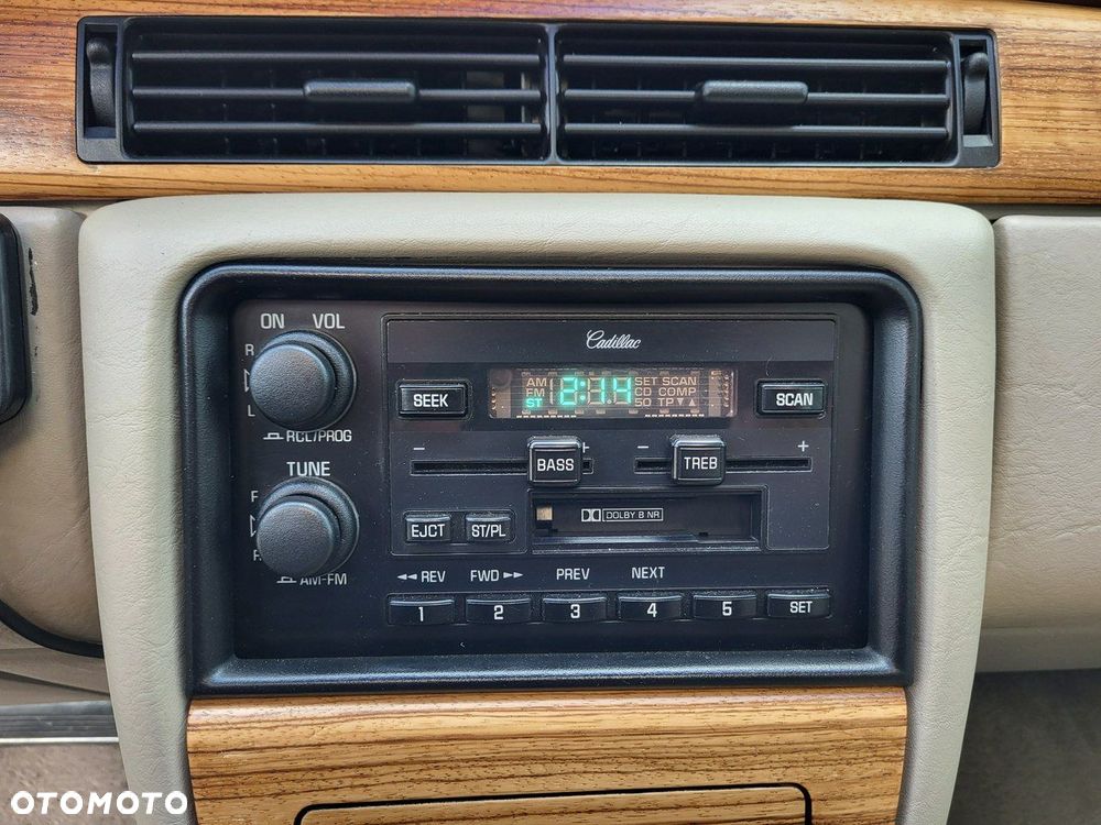 Cadillac Seville - 29