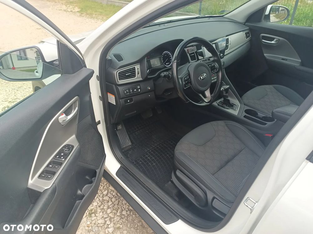 Kia Niro 1.6 GDI Hybrid M - 30