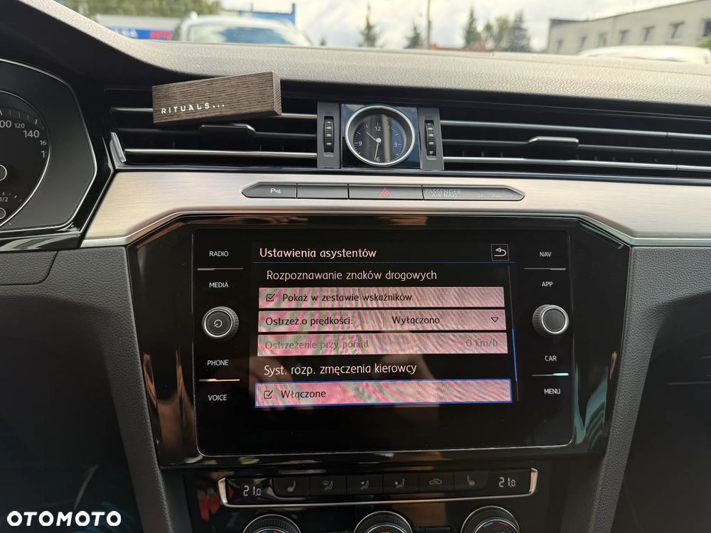 Volkswagen Passat - 28