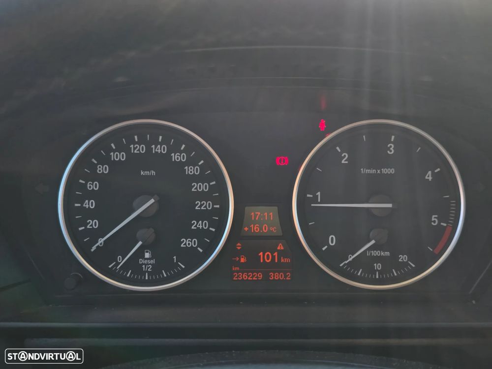 BMW 520 d Executive - 13