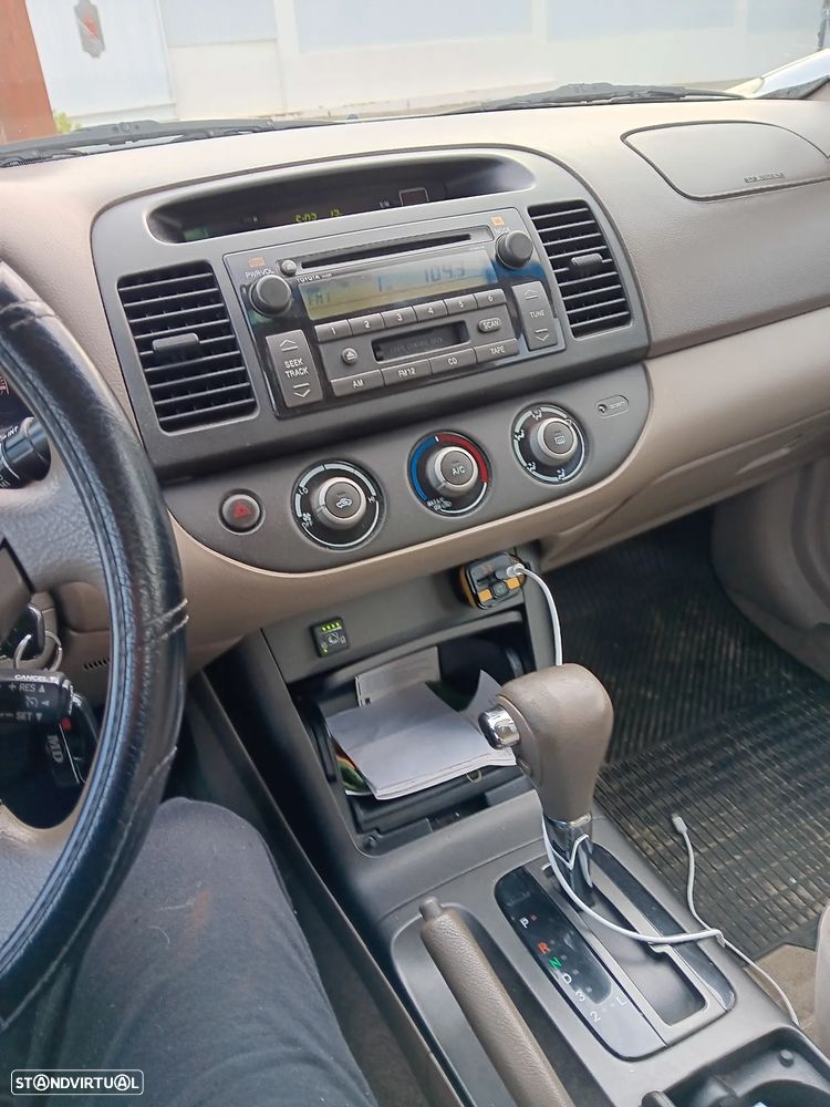 Toyota Camry 3.0 - 5