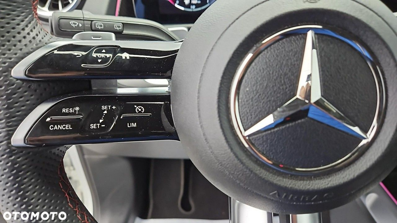 Mercedes-Benz GLB 200 d AMG Line 8G-DCT - 16