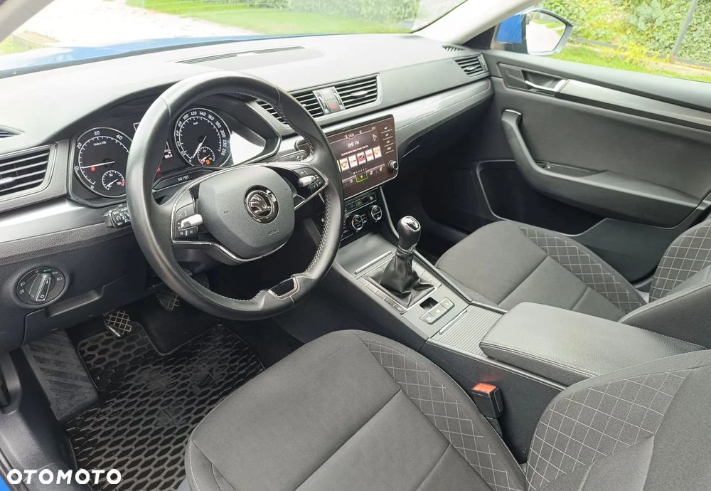 Skoda Superb 2.0 TDI Ambition - 21
