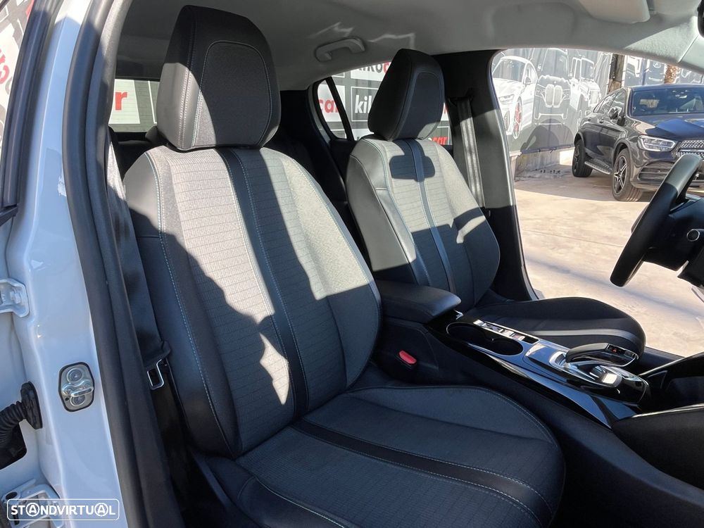 Peugeot e-208 Allure - 50