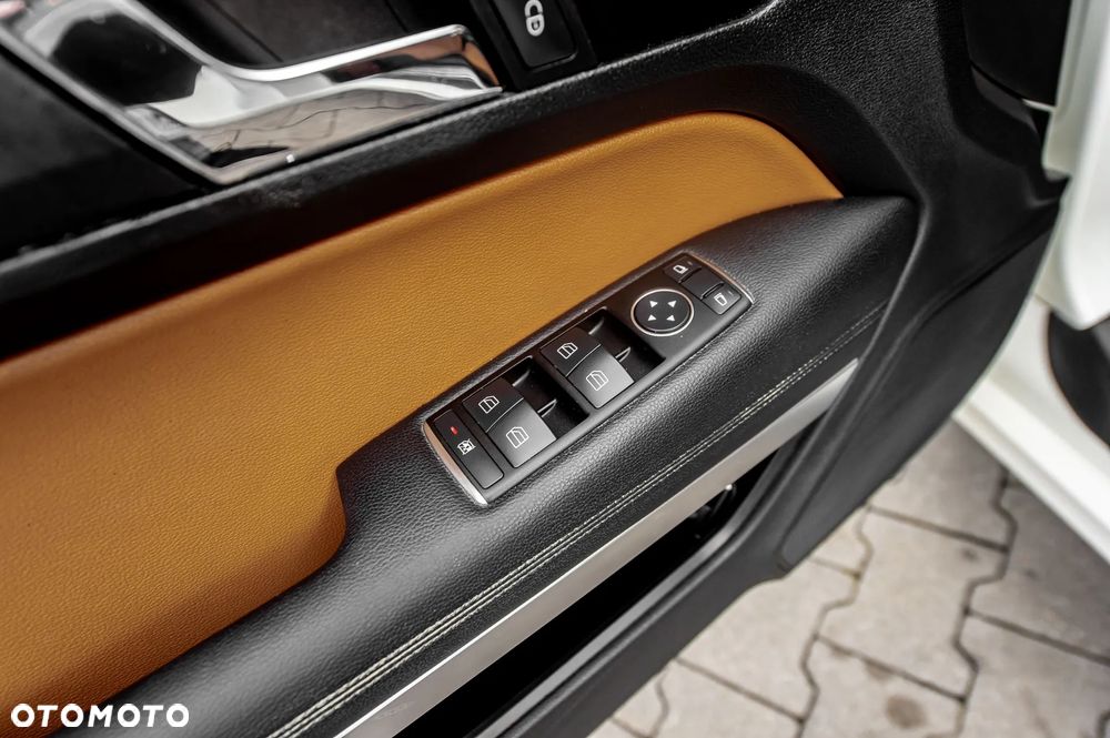 Mercedes-Benz Klasa E 250 BlueEFFICIENCY 7G-TRONIC Avantgarde - 22