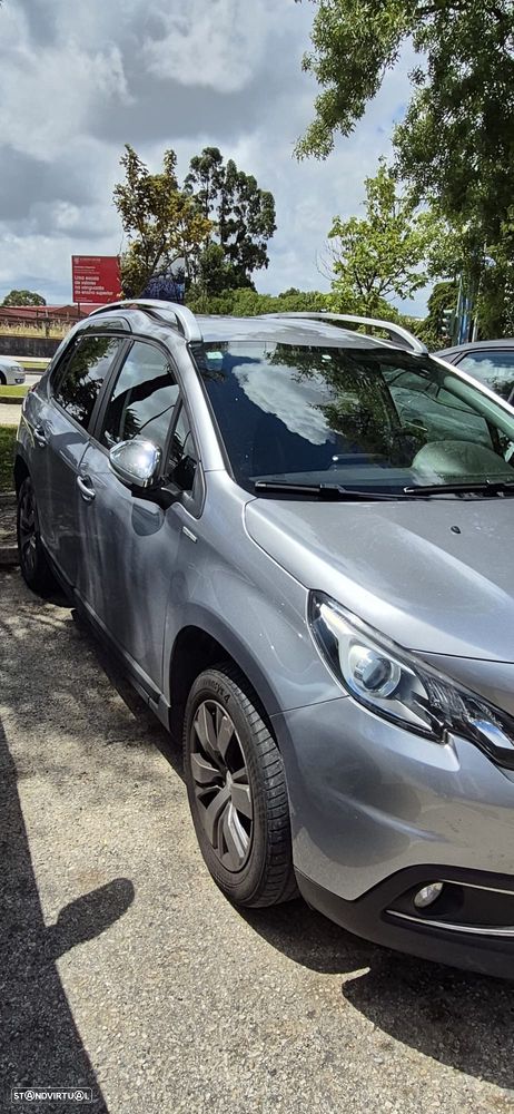Peugeot 2008 1.2 PureTech Allure - 4