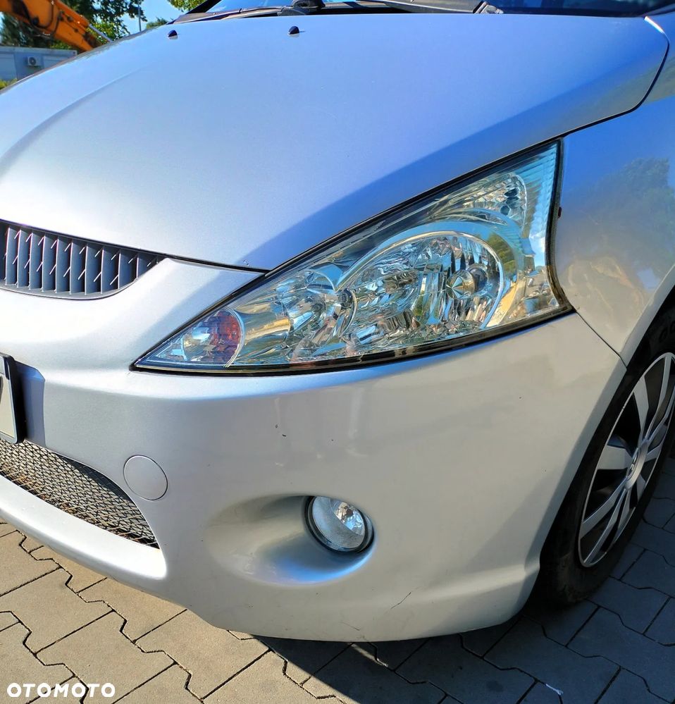 Mitsubishi Grandis - 7
