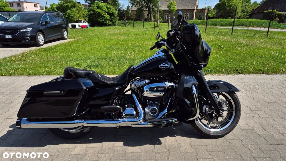 Harley-Davidson FLH Electra Glide - 1