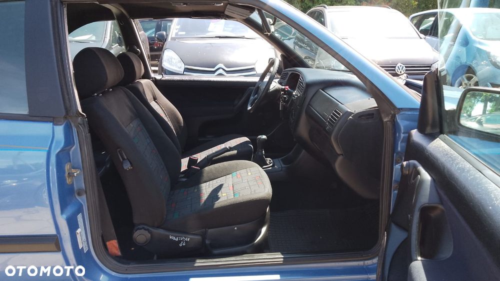 Volkswagen Golf 1.8 CL - 10