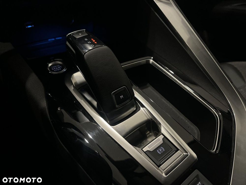 Peugeot 5008 1.6 PureTech Allure S&S EAT8 - 29