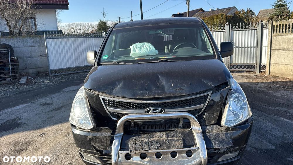 Hyundai H-1 Starex - 1