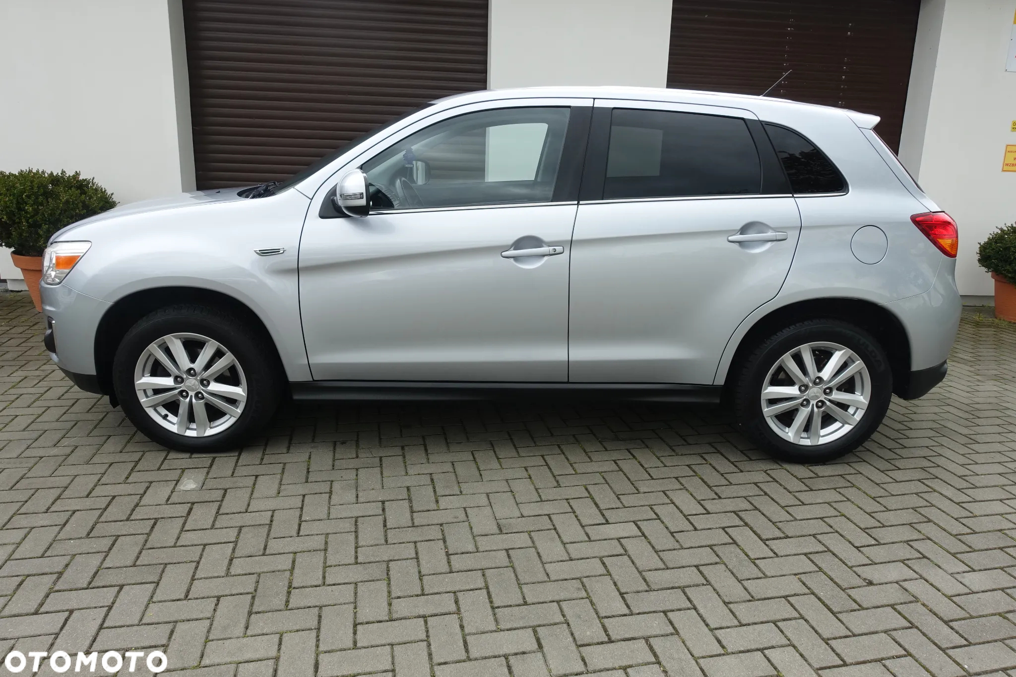 Mitsubishi ASX 1.8 DI-D 2WD Comfort Edition - 2