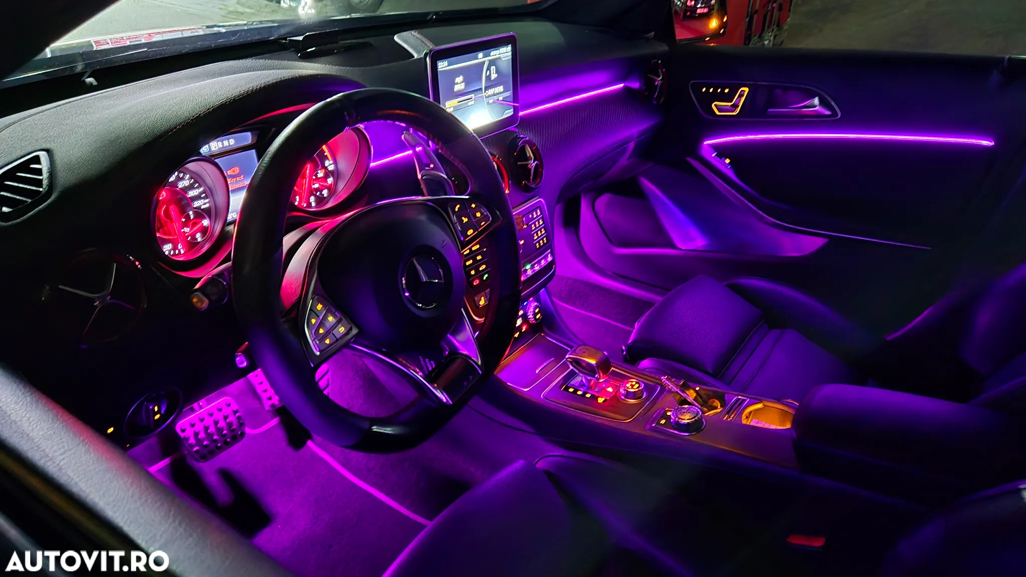 Mercedes-Benz A AMG 45 4Matic AMG Speedshift 7G-DCT - 40