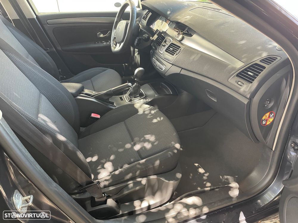 Renault Laguna dCi 110 FAP Emotion - 17