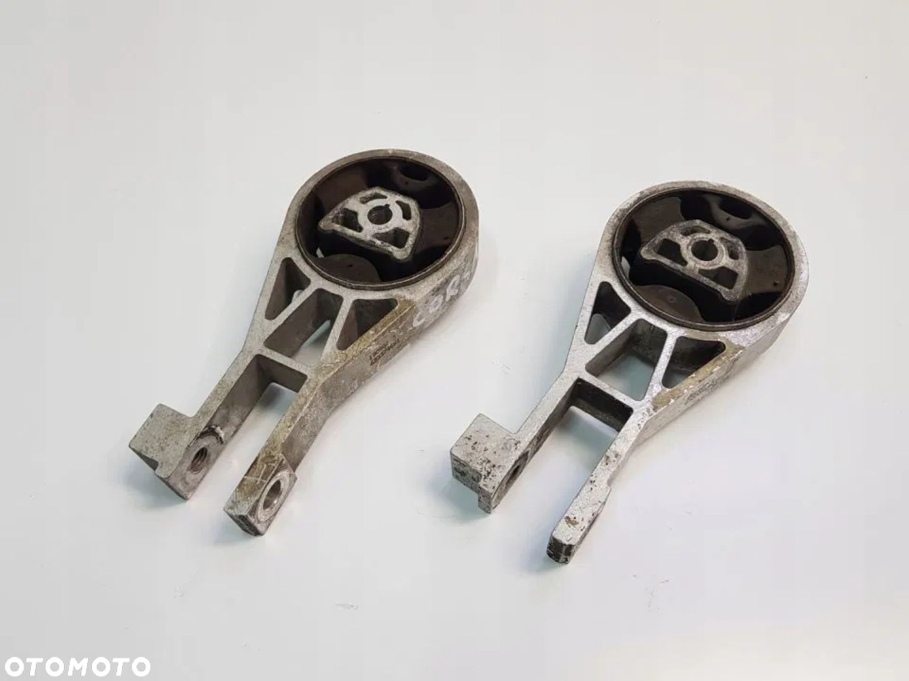 ŁAPA PODUSZKA SKRZYNI OPEL CORSA D 1.2 633374681 - 1