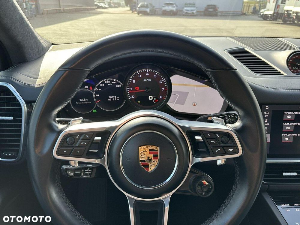 Porsche Cayenne - 27