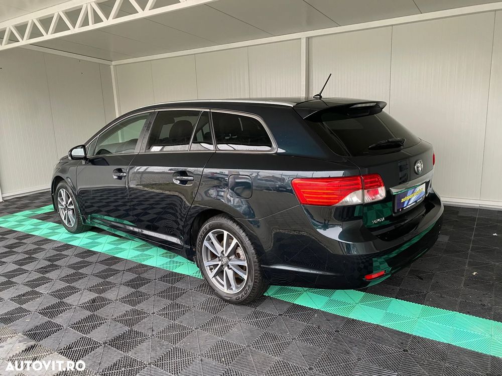 Toyota Avensis Combi 2.0 D-4D - 7