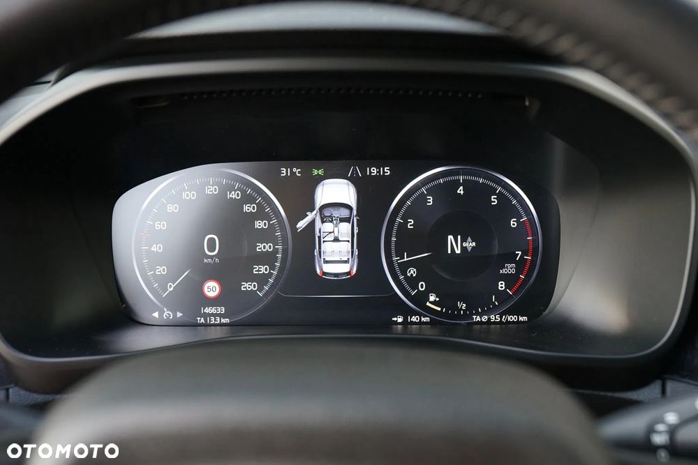 Volvo XC 40 T2 Momentum - 9