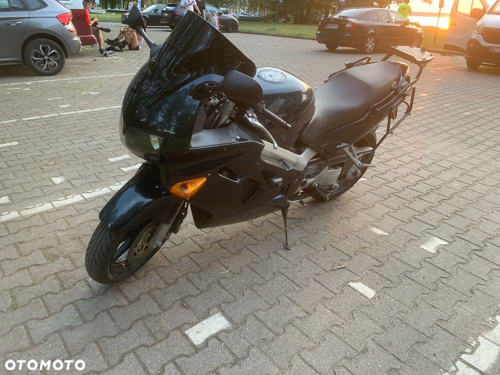 Honda VFR - 2