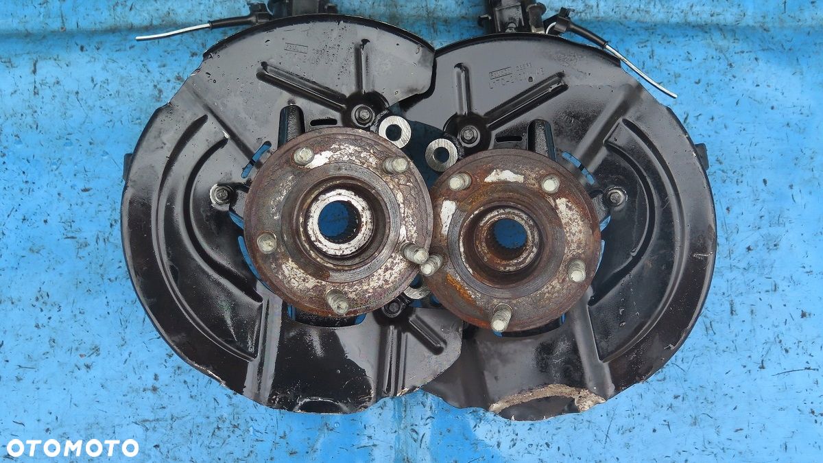 Zwrotnica Piasta Przód Przednia Prawa lub Lewa FORD PUMA MK2 - 1