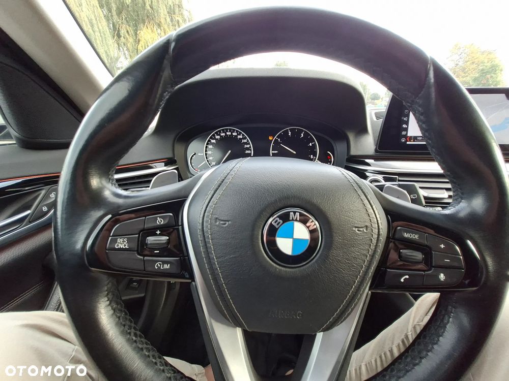 BMW Seria 5 520d Sport Line - 24