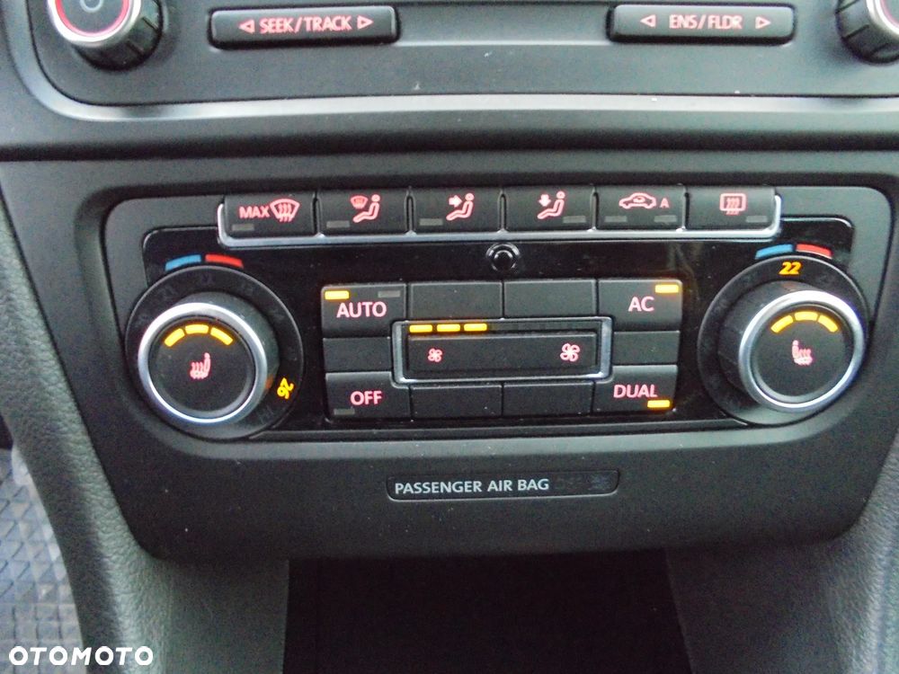 Volkswagen Golf 1.6 TDI DPF Comfortline - 25