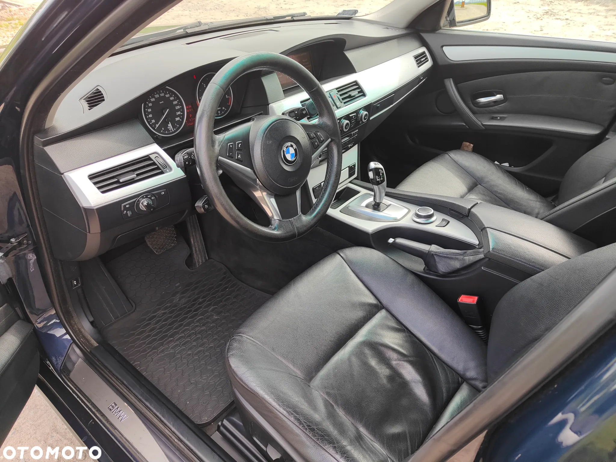BMW Seria 5 525d - 11