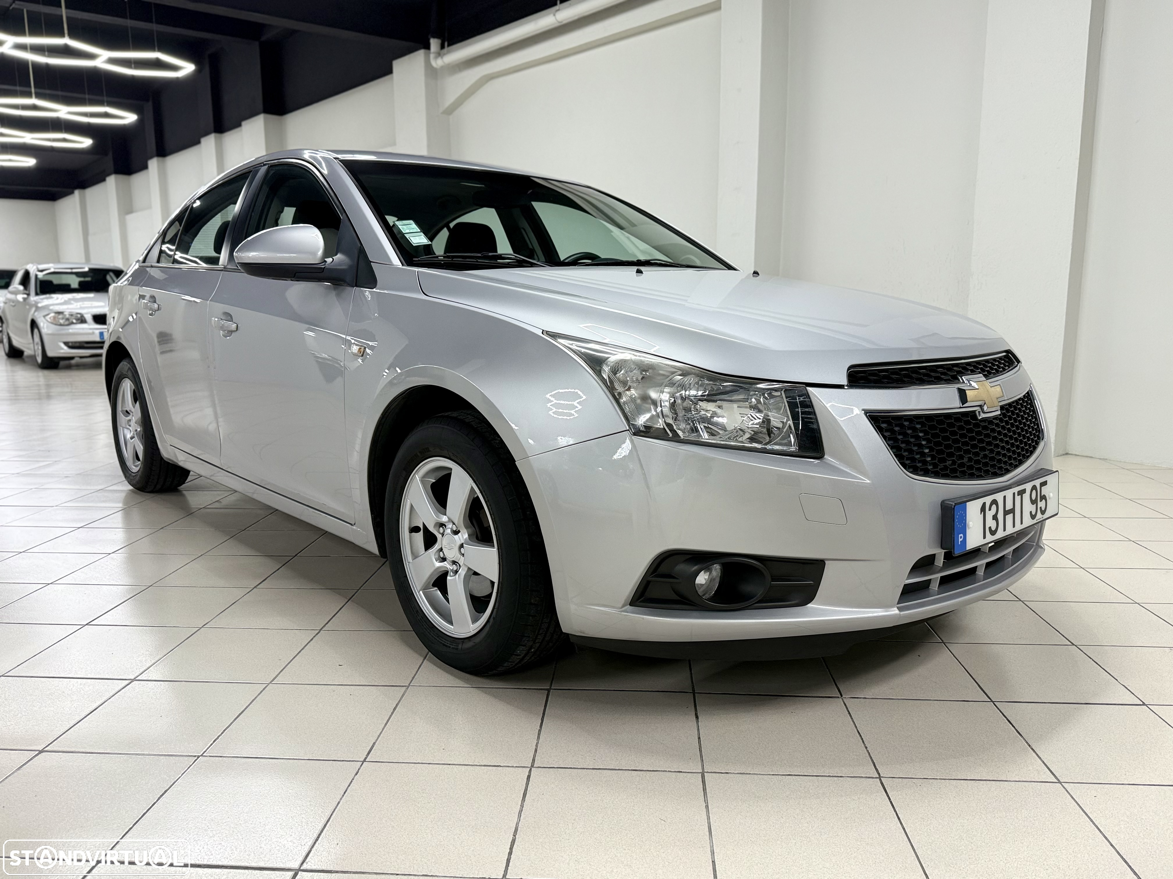 Chevrolet Cruze 1.6 LS - 4