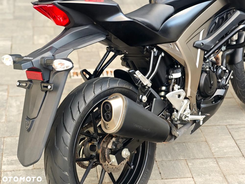 Suzuki GSX - 15