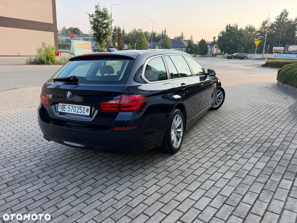 BMW Seria 5 525d Sport-Aut Luxury Line - 13