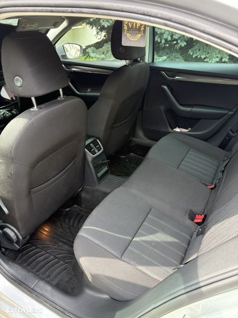 Skoda Octavia 2.0 TDI Style - 10